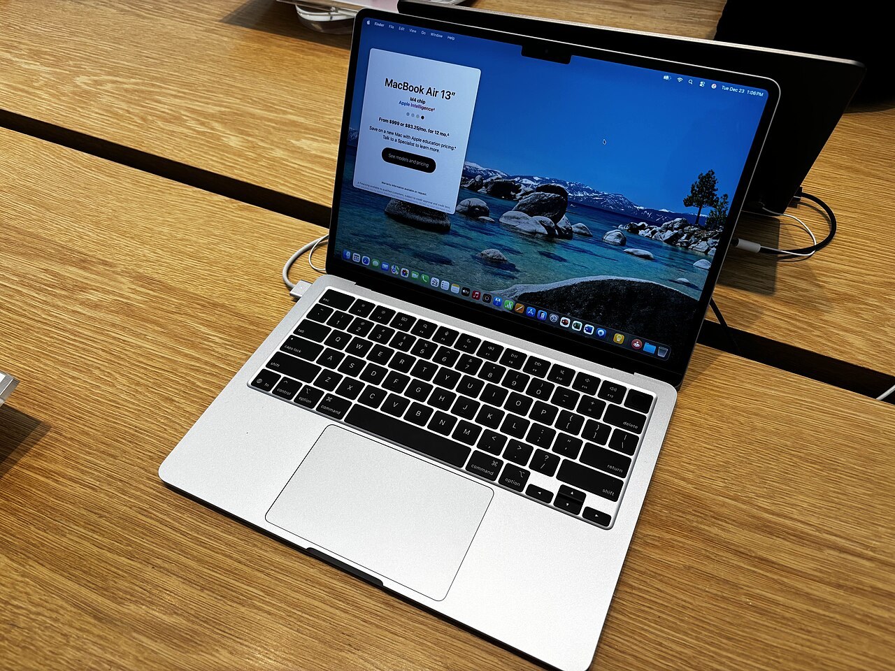 لپ‌تاپ اپل مدل MacBook Air 13 M3 2024