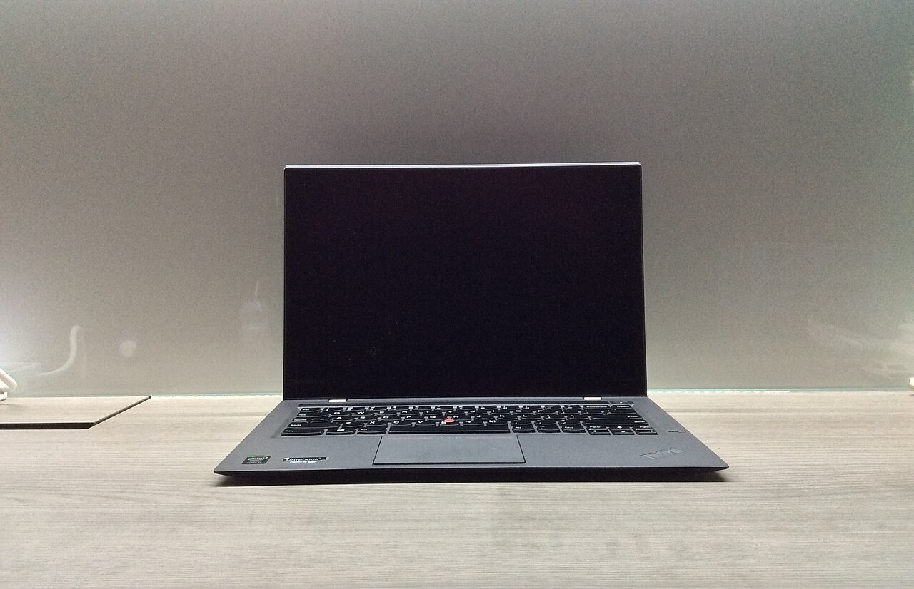 لپ‌تاپ لنوو مدل ThinkPad X1 Carbon Gen 12 – تصویر 1